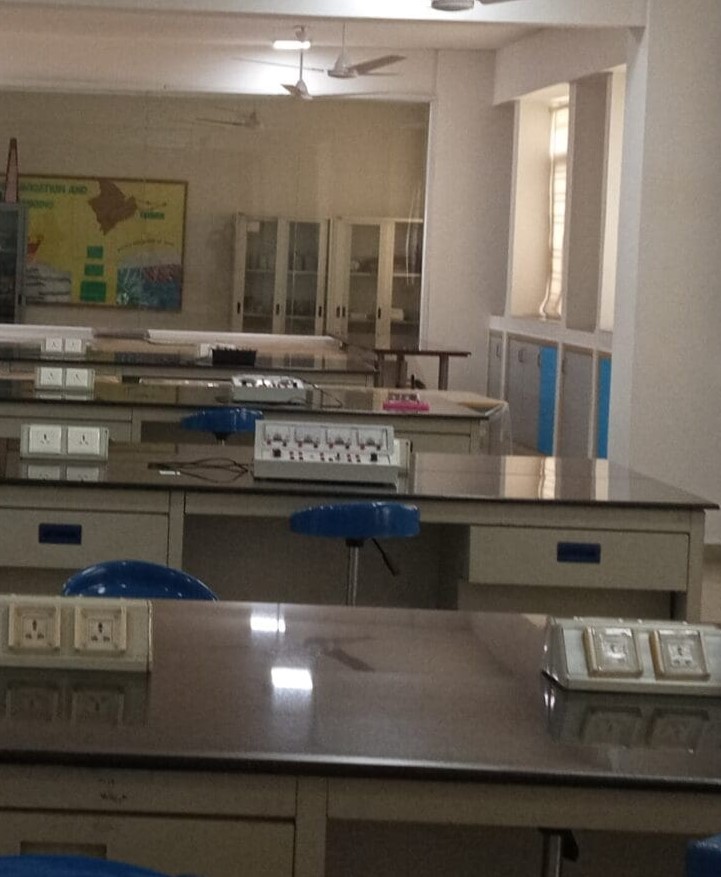 physics-lab-scaled